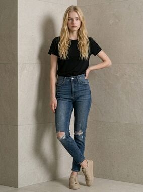 NWT Arizona Jean Co Distressed Curvy Mom Jeans ~5